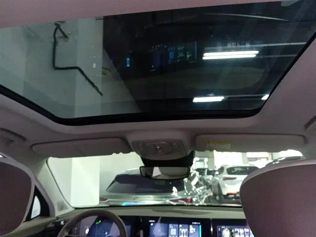 Roewe RX9 2023 2.0T 2WD Premium Edition — миниатюра 18