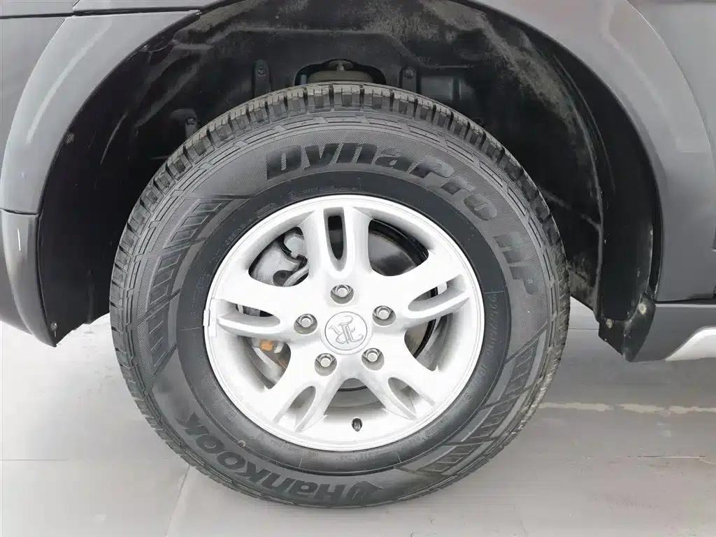 Roewe W5 2014 1.8T 2WD Manual Chiyu Special Edition — миниатюра 17