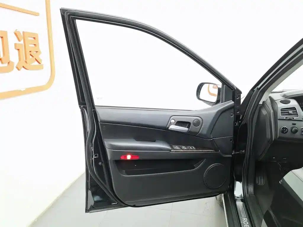 Roewe W5 2014 1.8T 2WD Manual Chiyu Special Edition — миниатюра 8