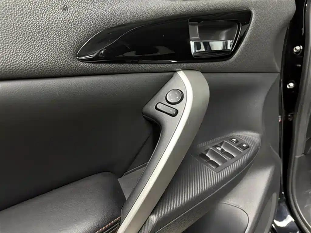 Eclipse Cross 2018 1.5T CVT 2WD Belief Edition — миниатюра 14
