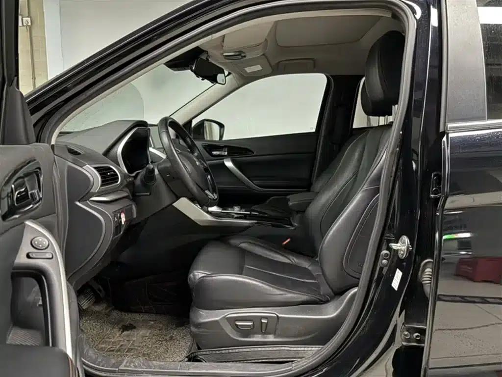 Eclipse Cross 2018 1.5T CVT 2WD Belief Edition — миниатюра 17