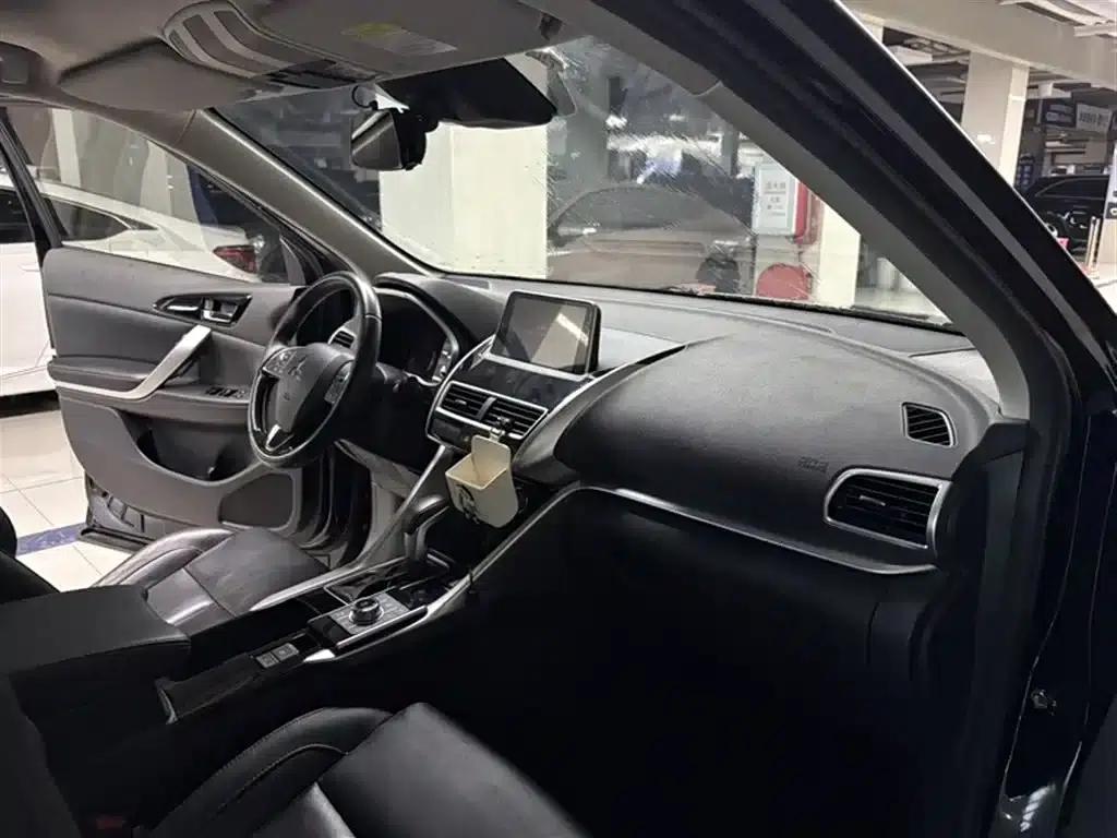 Eclipse Cross 2018 1.5T CVT 2WD Belief Edition — миниатюра 18