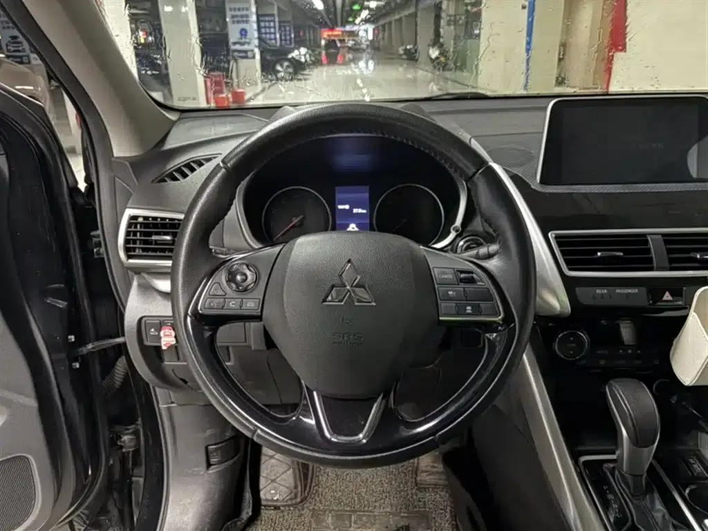 Eclipse Cross 2018 1.5T CVT 2WD Belief Edition — миниатюра 3