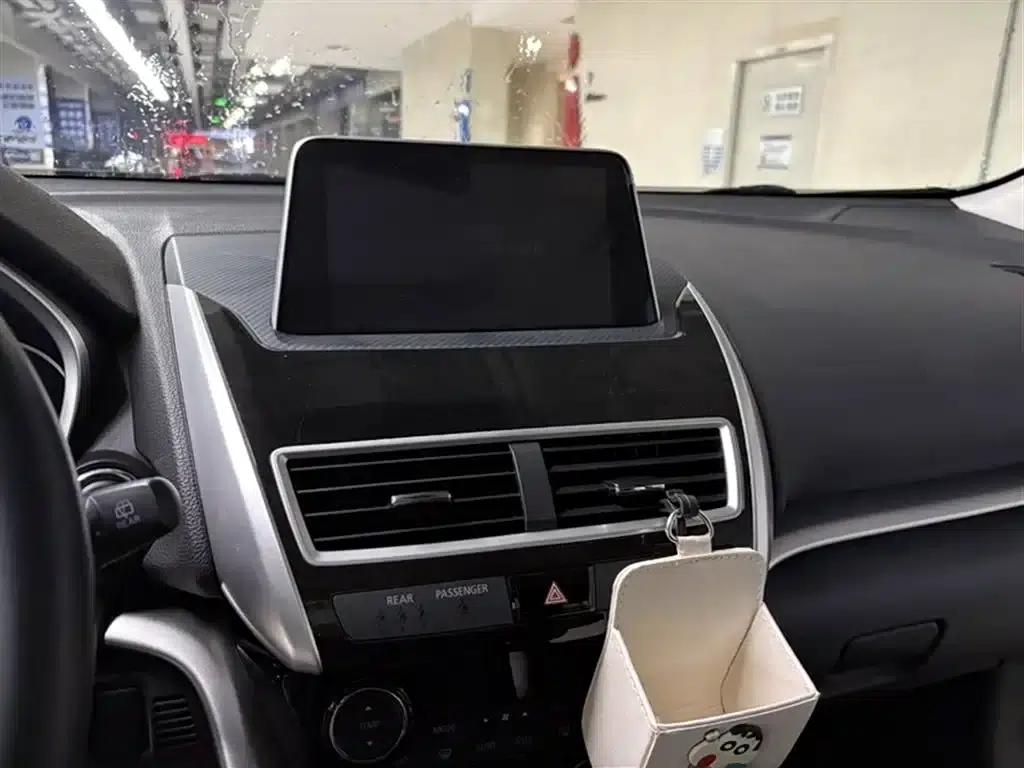 Eclipse Cross 2018 1.5T CVT 2WD Belief Edition — миниатюра 5