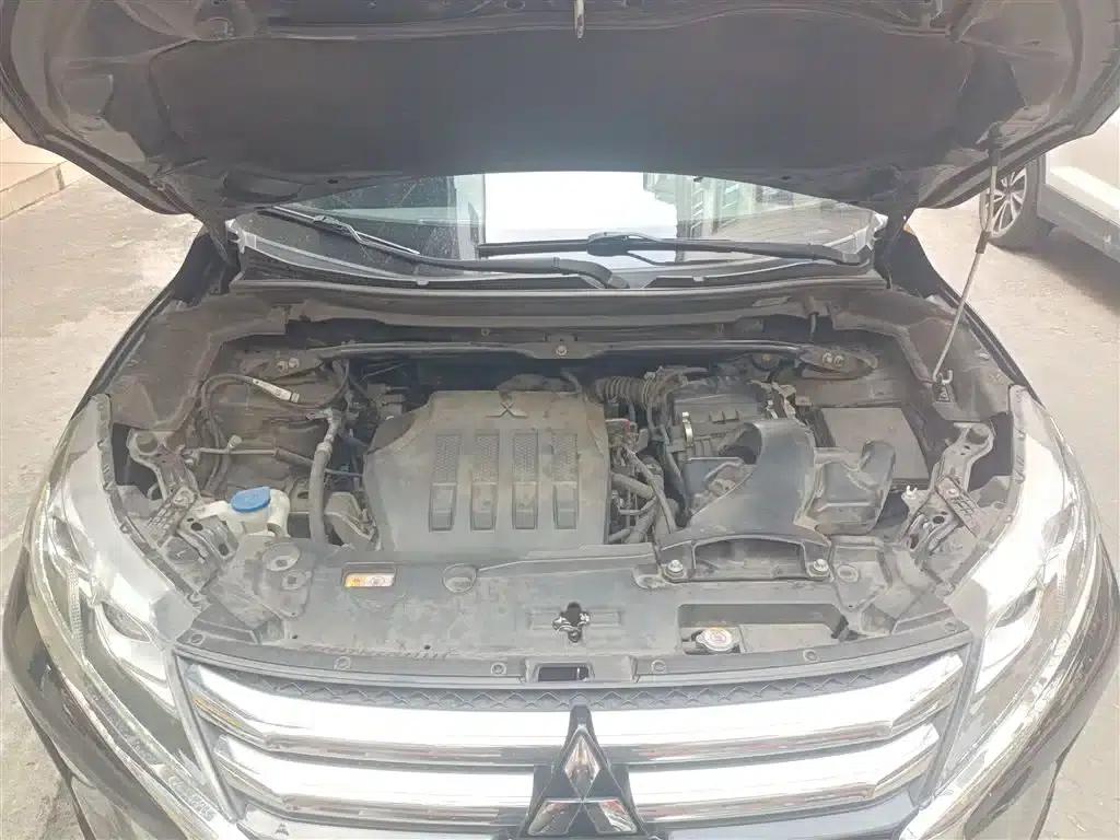 Eclipse Cross 2018 1.5T CVT 2WD Belief Edition — миниатюра 10