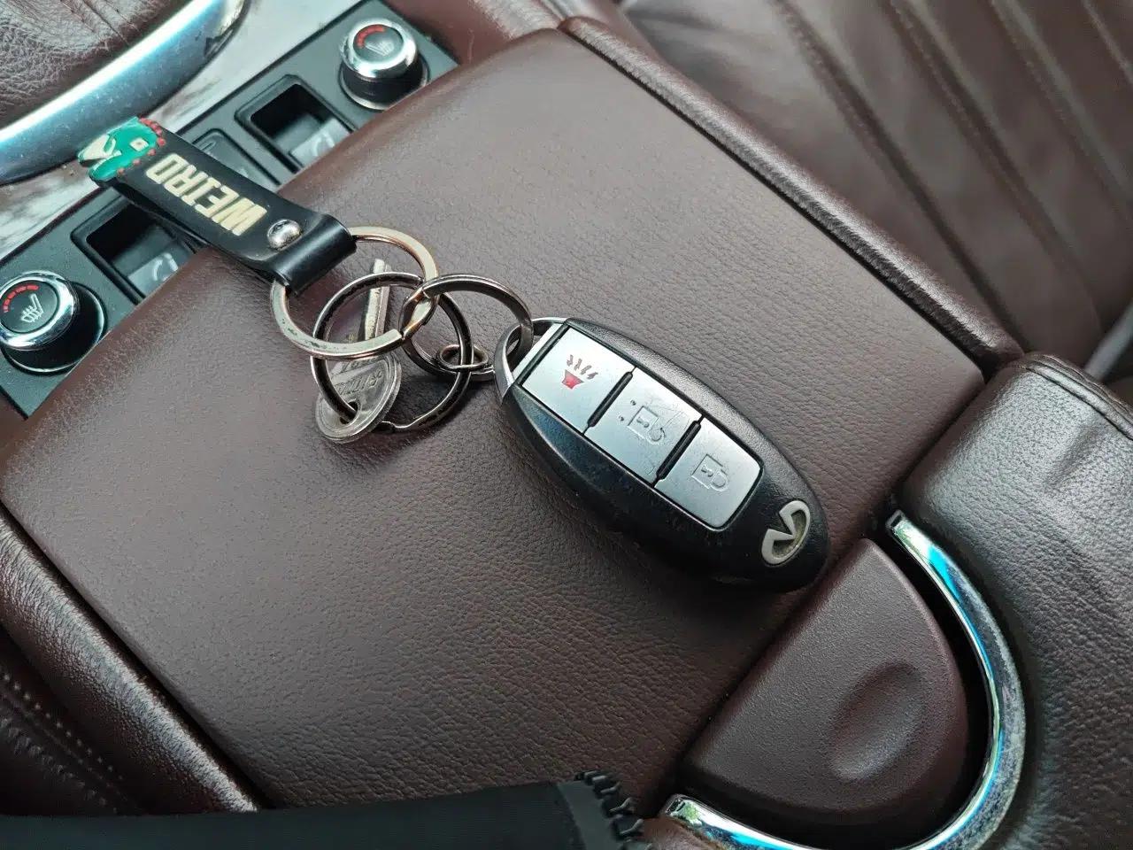 Infiniti EX 2011 EX25 Luxury Edition — миниатюра 9