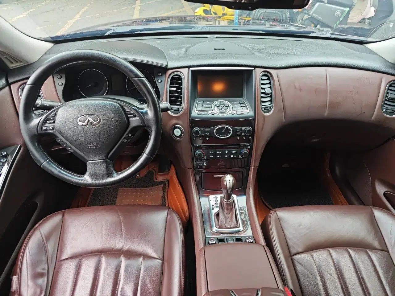 Infiniti EX 2011 EX25 Luxury Edition — миниатюра 10
