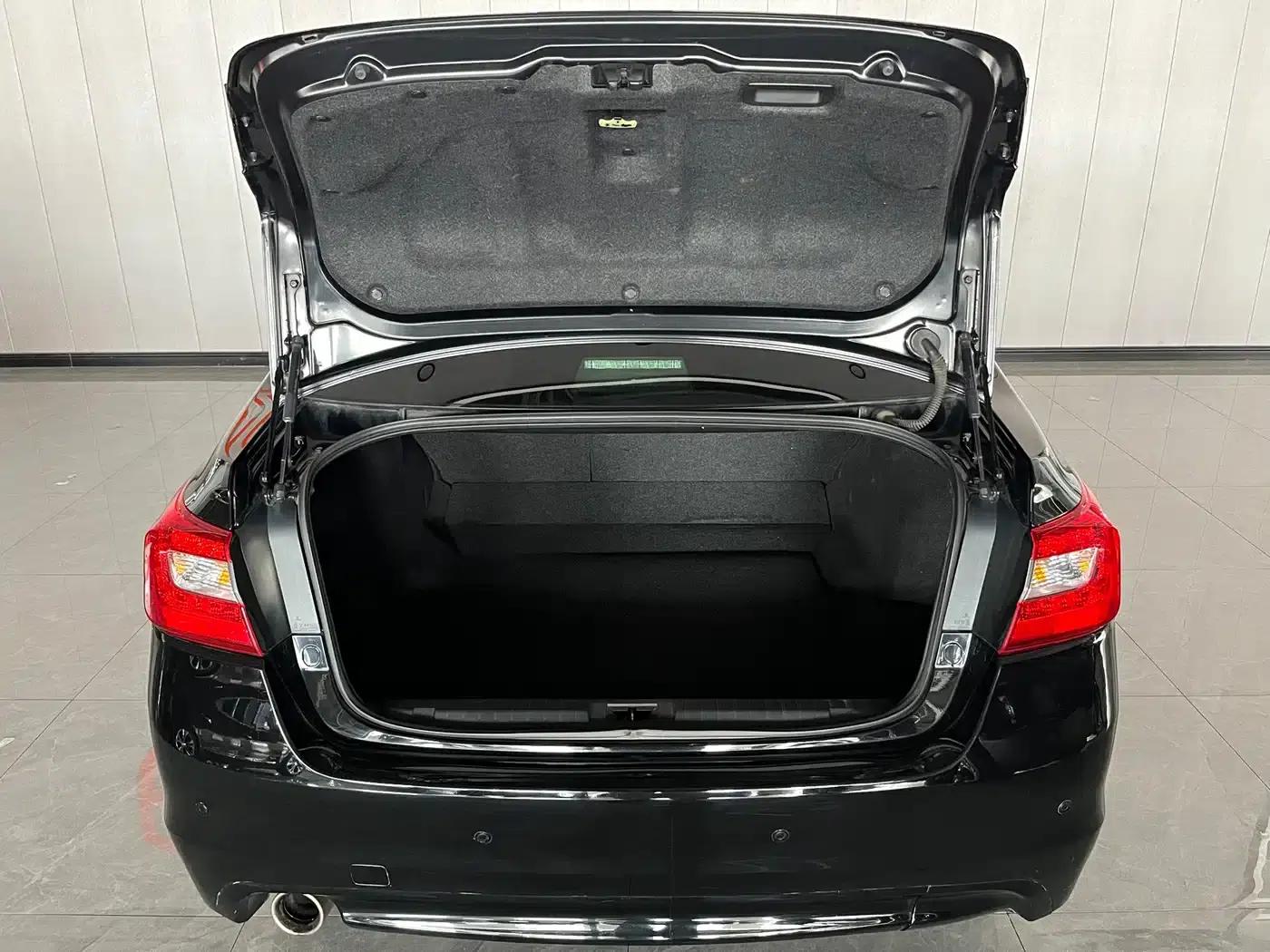 Legacy 2016 2.5i AWD Glory Edition — миниатюра 12