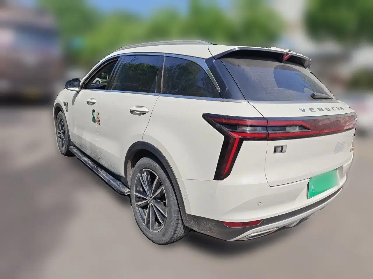 Venucia Star 2020 260T Automatic 48V Mild Hybrid Turbocharged Starry Edition — миниатюра 4