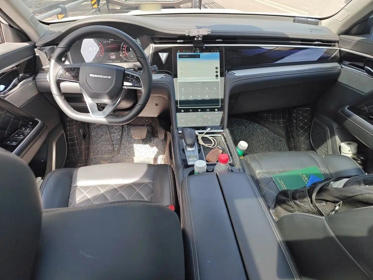Venucia Star 2020 260T Automatic 48V Mild Hybrid Turbocharged Starry Edition — миниатюра 10