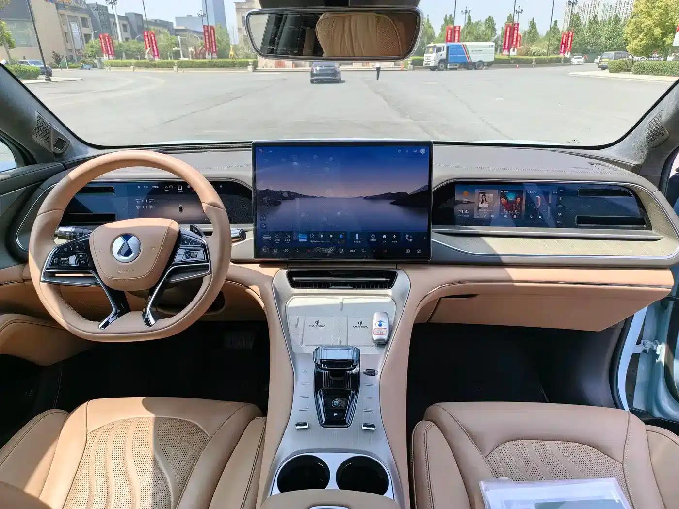 Denza N7 2024 630 AWD Intelligent Driving Max Edition — миниатюра 9