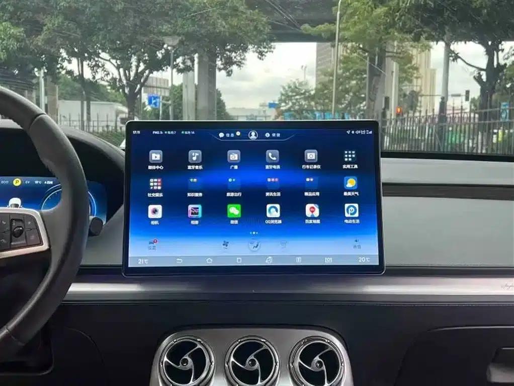 Denza X 2020 PHEV Flagship Edition — миниатюра 13