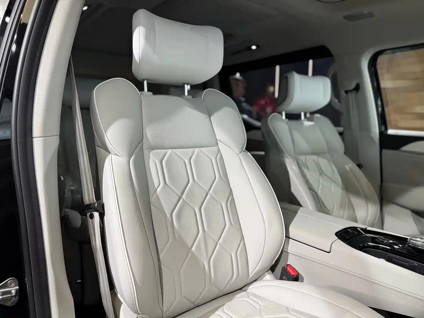 Volvo EM90 2025 Ultra 6-seater — миниатюра 24