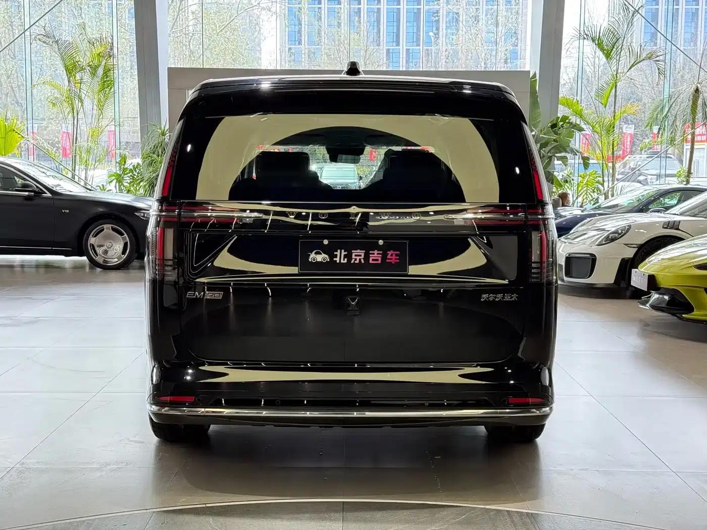 Volvo EM90 2025 Ultra 6-seater — миниатюра 7
