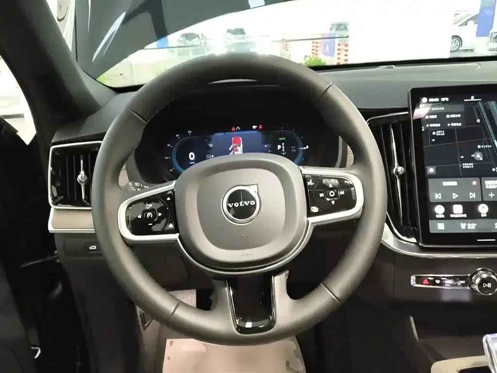 2025 Volvo XC90 Plug-in Hybrid Facelift T8 Inscription Luxury Edition 7-seater — миниатюра 11