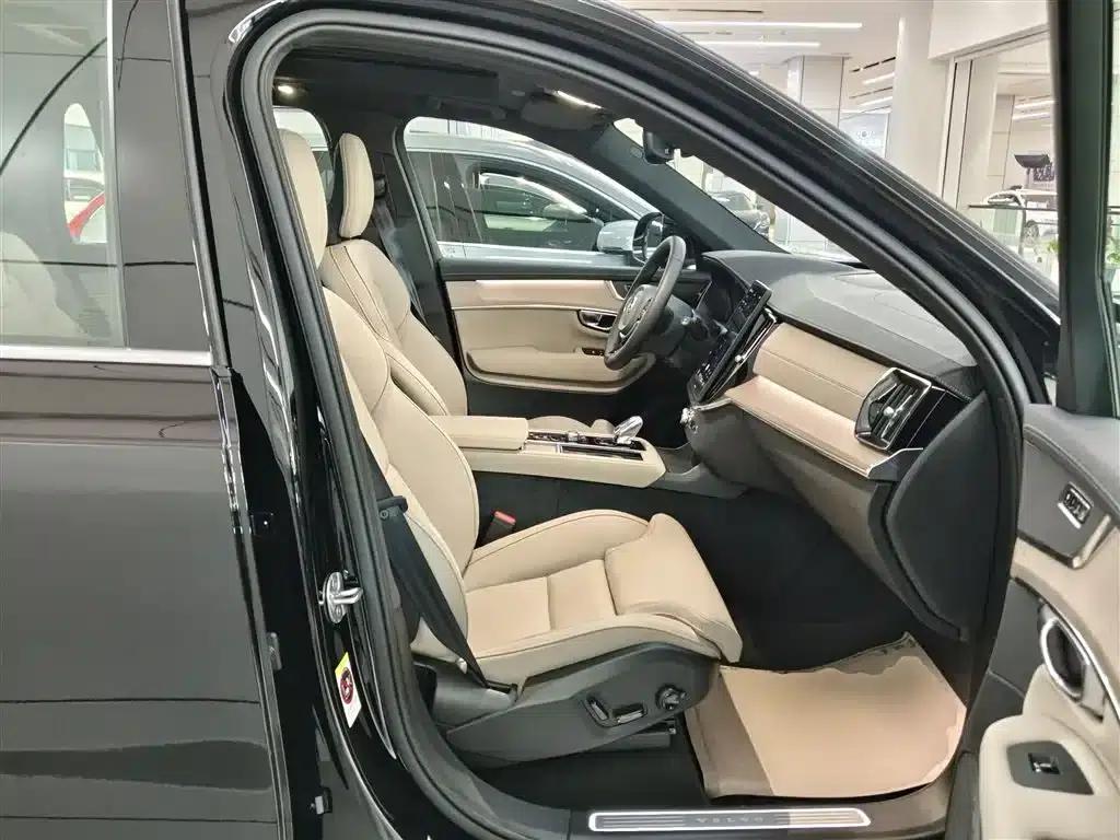 2025 Volvo XC90 Plug-in Hybrid Facelift T8 Inscription Luxury Edition 7-seater — миниатюра 25