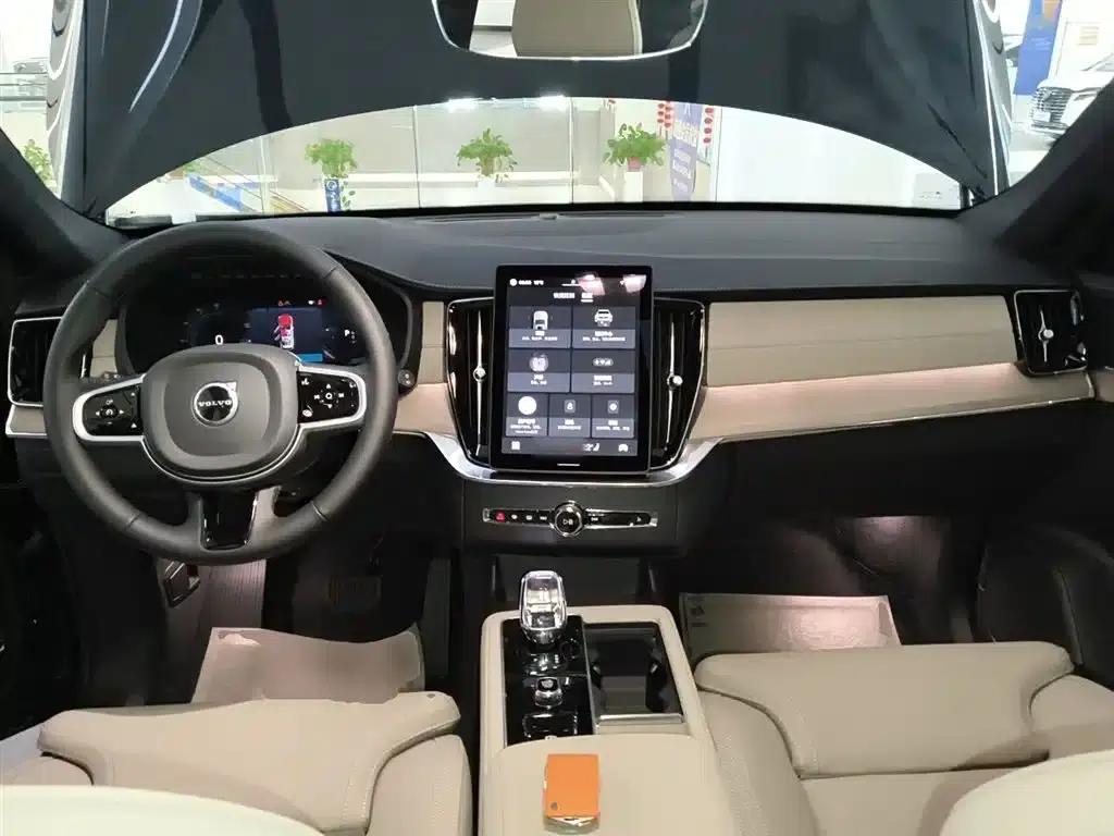 2025 Volvo XC90 Plug-in Hybrid Facelift T8 Inscription Luxury Edition 7-seater — миниатюра 10