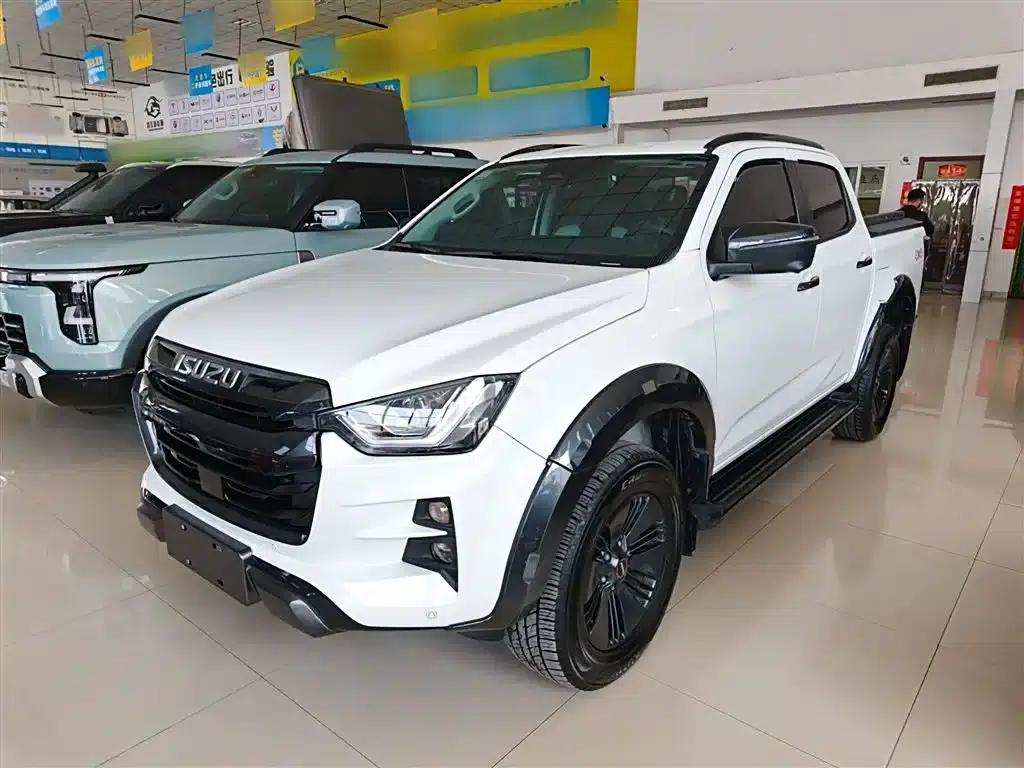 D-MAX 2023 1.9T Automatic 4WD V-CROSS Leading Edition — миниатюра 2