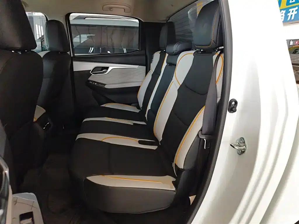 D-MAX 2023 1.9T Automatic 4WD V-CROSS Leading Edition — миниатюра 17
