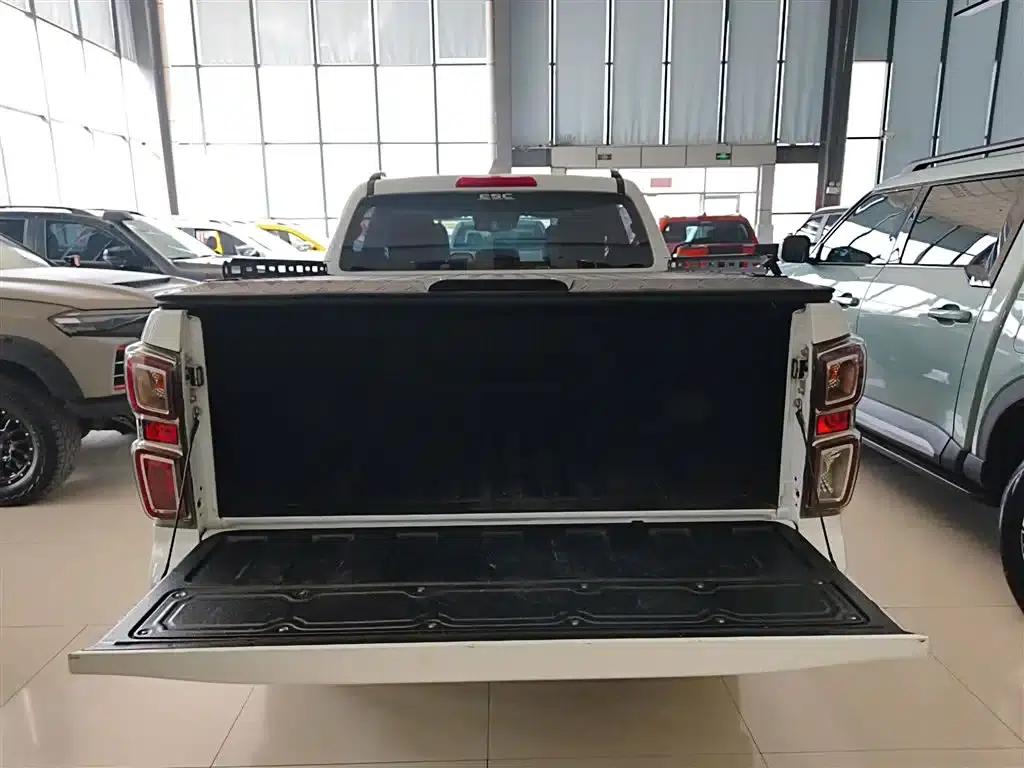 D-MAX 2023 1.9T Automatic 4WD V-CROSS Leading Edition — миниатюра 19