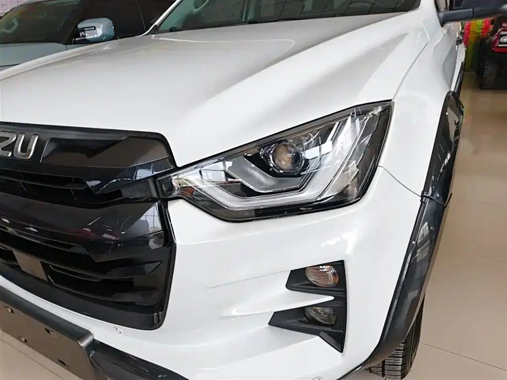 D-MAX 2023 1.9T Automatic 4WD V-CROSS Leading Edition — миниатюра 24