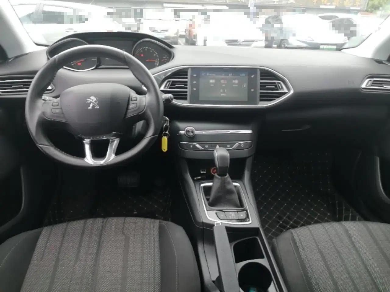 Peugeot 308S 2015 1.2T Automatic Jingchi Edition — миниатюра 13
