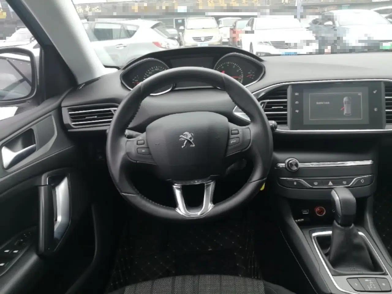 Peugeot 308S 2015 1.2T Automatic Jingchi Edition — миниатюра 14