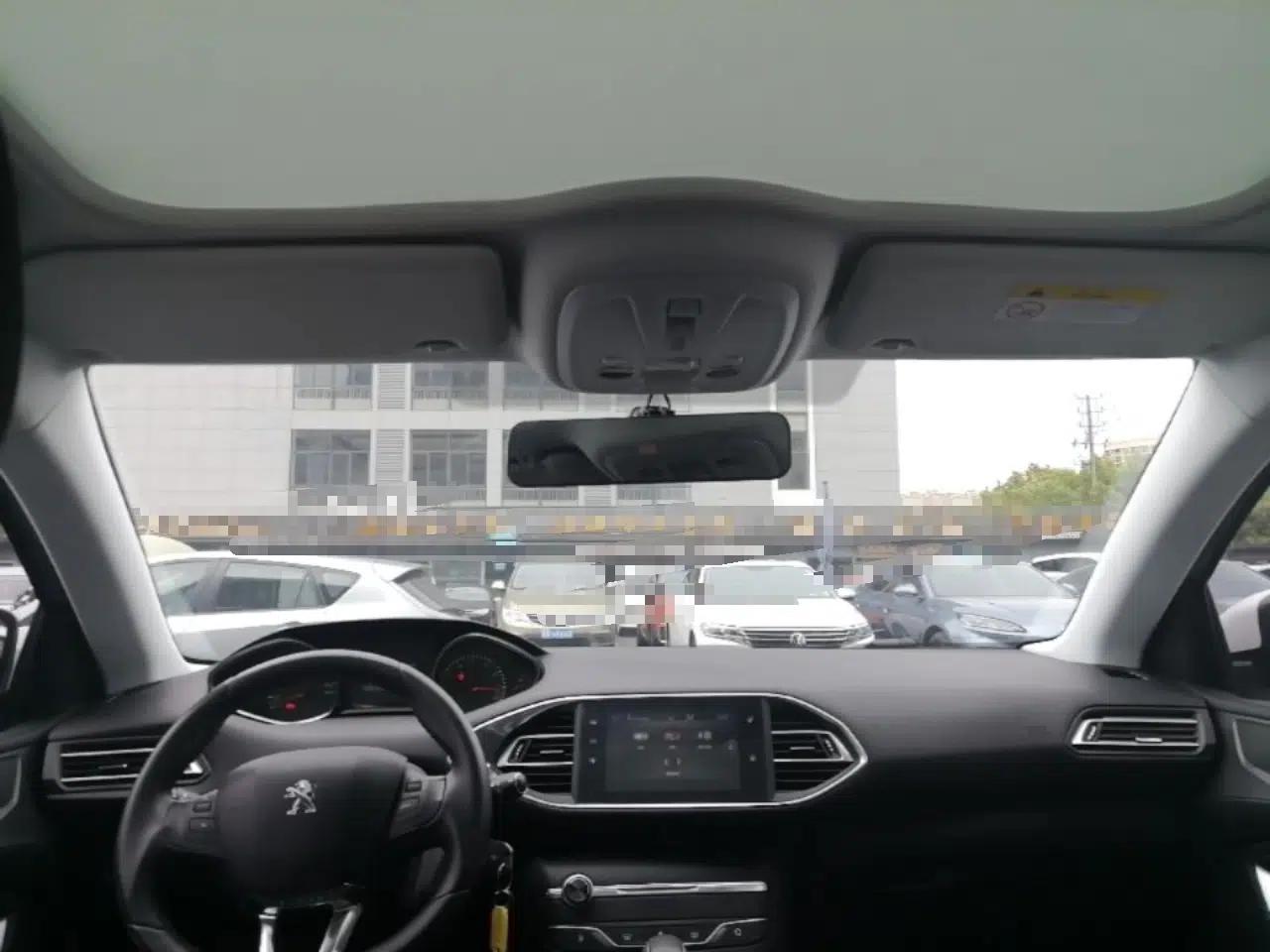 Peugeot 308S 2015 1.2T Automatic Jingchi Edition — миниатюра 21