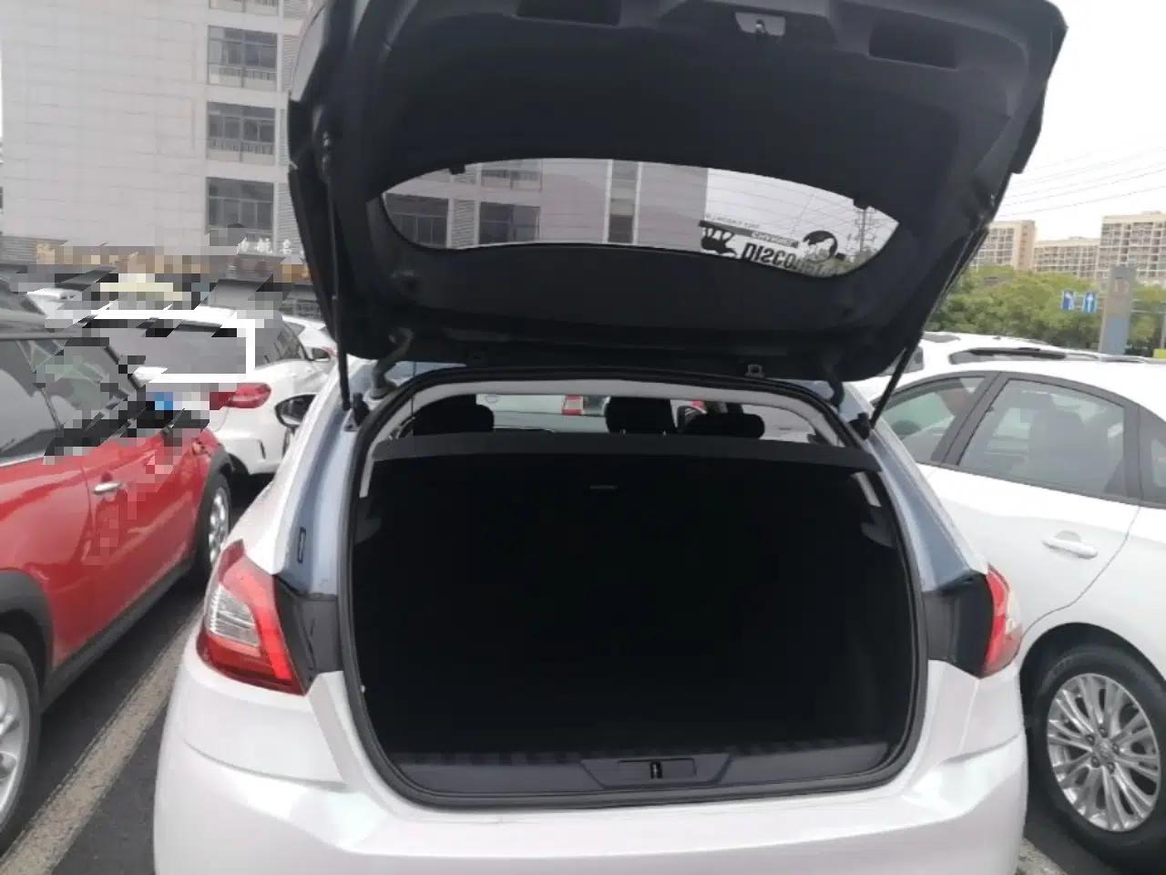 Peugeot 308S 2015 1.2T Automatic Jingchi Edition — миниатюра 22