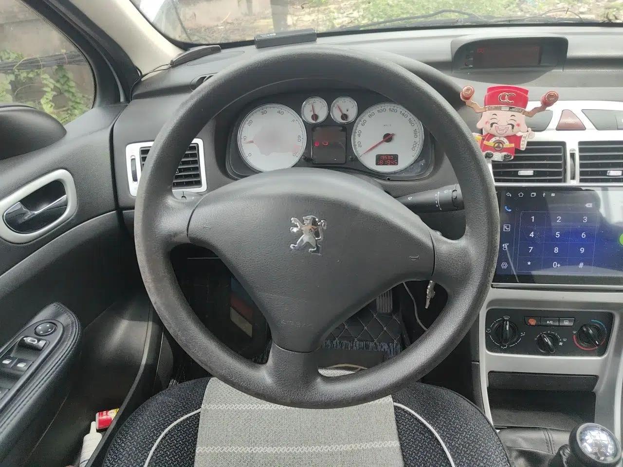 Peugeot 307 2010 Sedan 1.6L Manual Comfort Edition — миниатюра 11