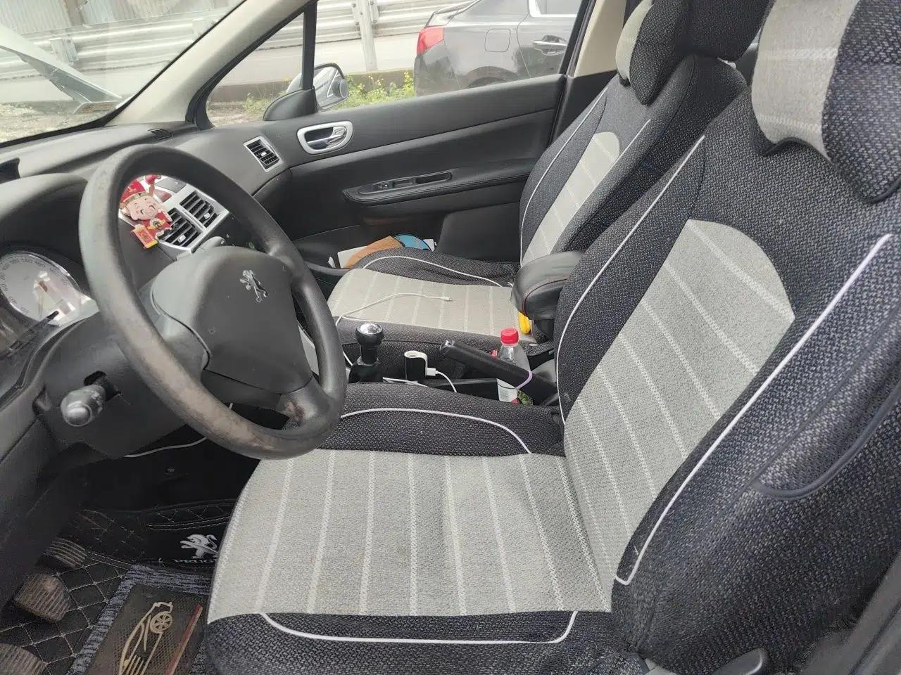 Peugeot 307 2010 Sedan 1.6L Manual Comfort Edition — миниатюра 16