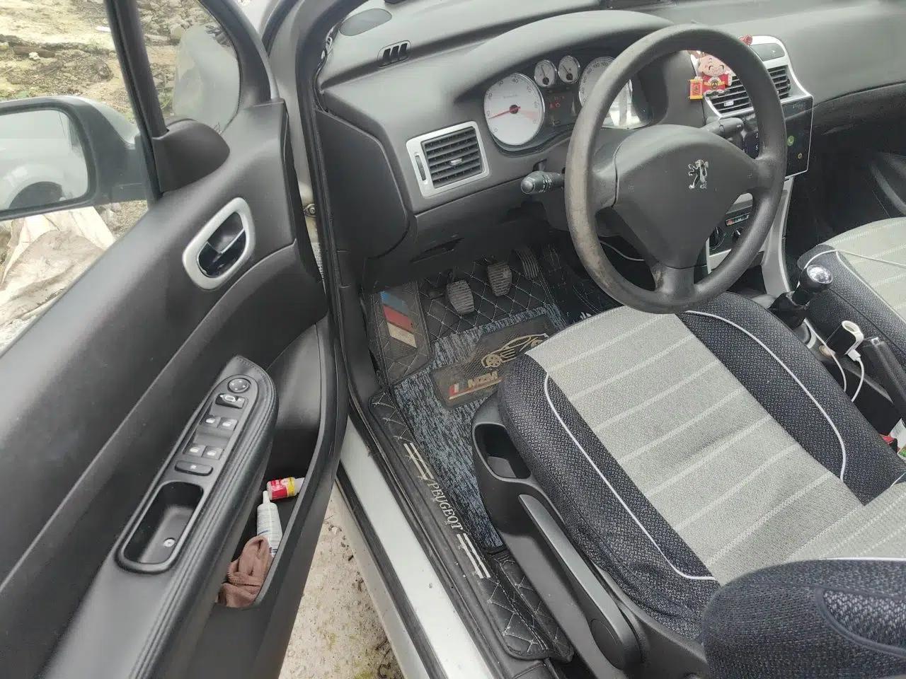 Peugeot 307 2010 Sedan 1.6L Manual Comfort Edition — миниатюра 17