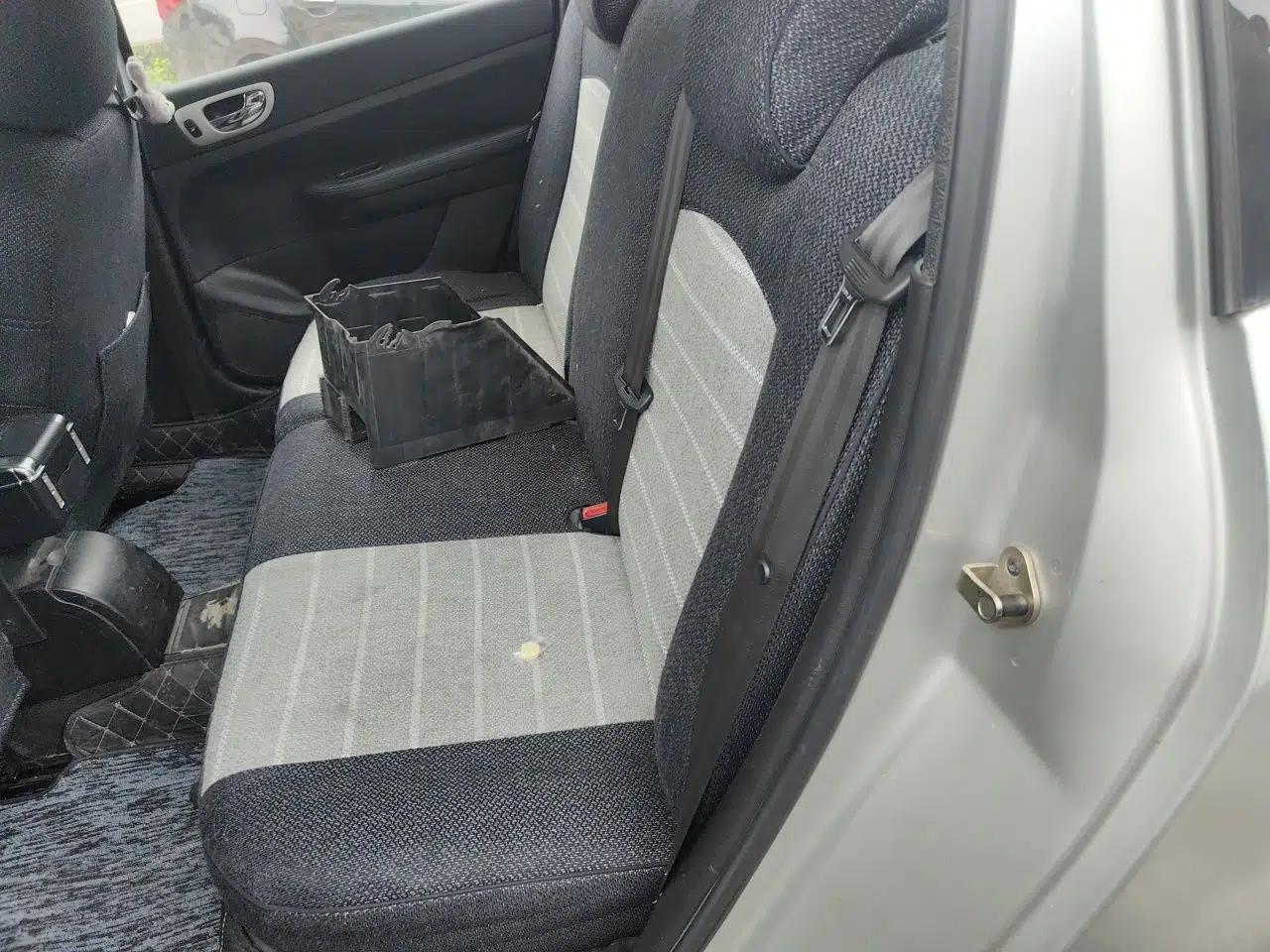 Peugeot 307 2010 Sedan 1.6L Manual Comfort Edition — миниатюра 18