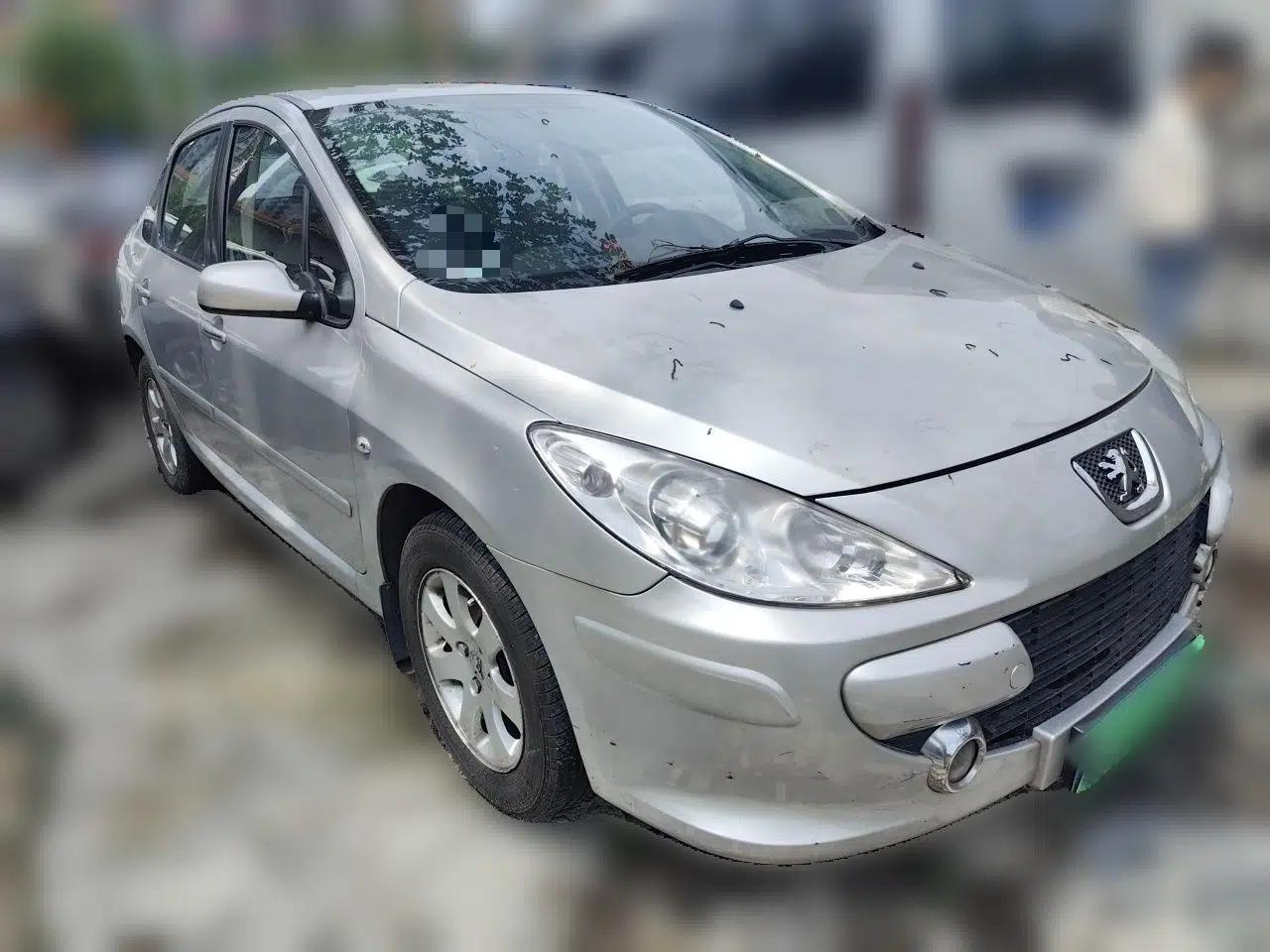 Peugeot 307 2010 Sedan 1.6L Manual Comfort Edition — миниатюра 3