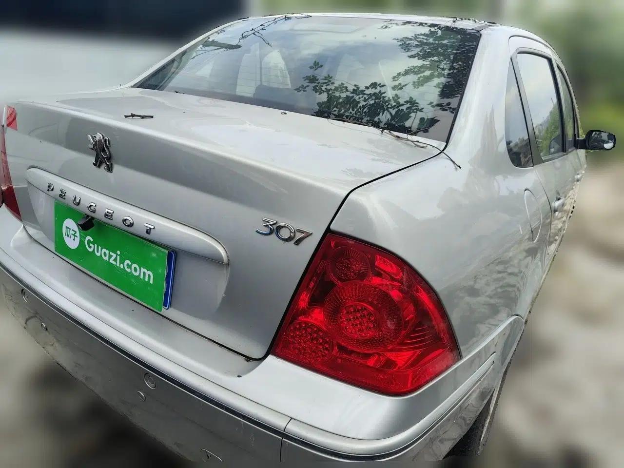 Peugeot 307 2010 Sedan 1.6L Manual Comfort Edition — миниатюра 6