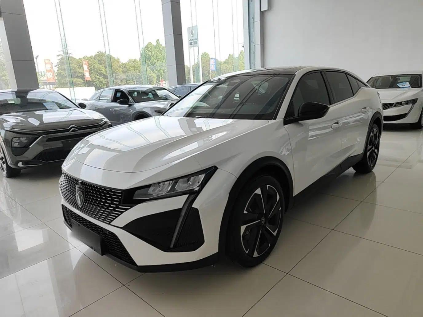 Peugeot 408X 2023 Charm Version — миниатюра 1