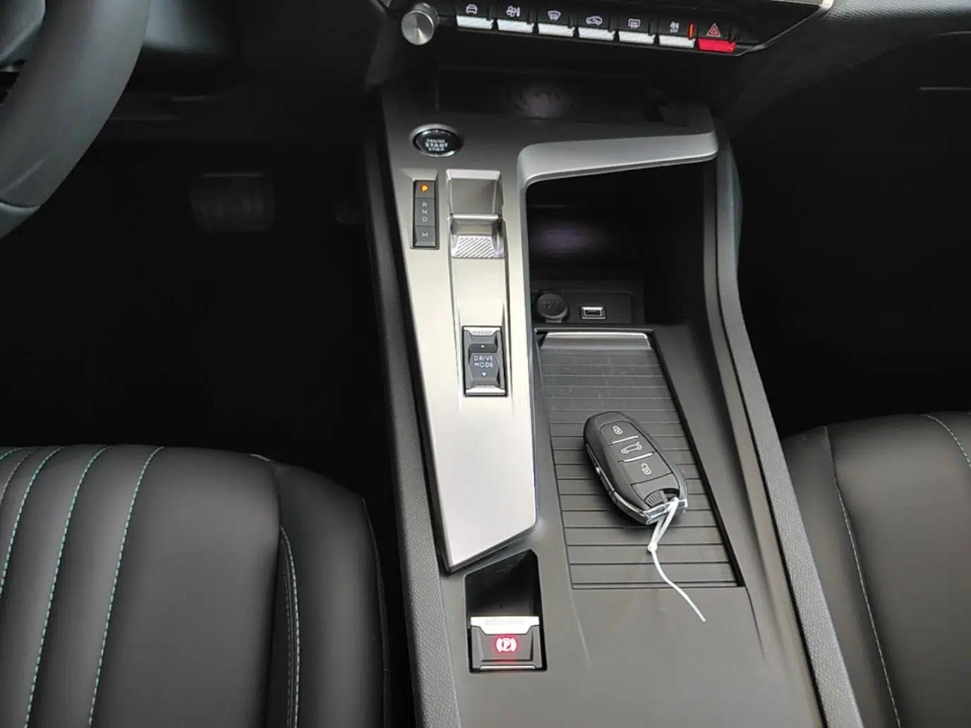 Peugeot 408X 2023 Charm Version — миниатюра 17
