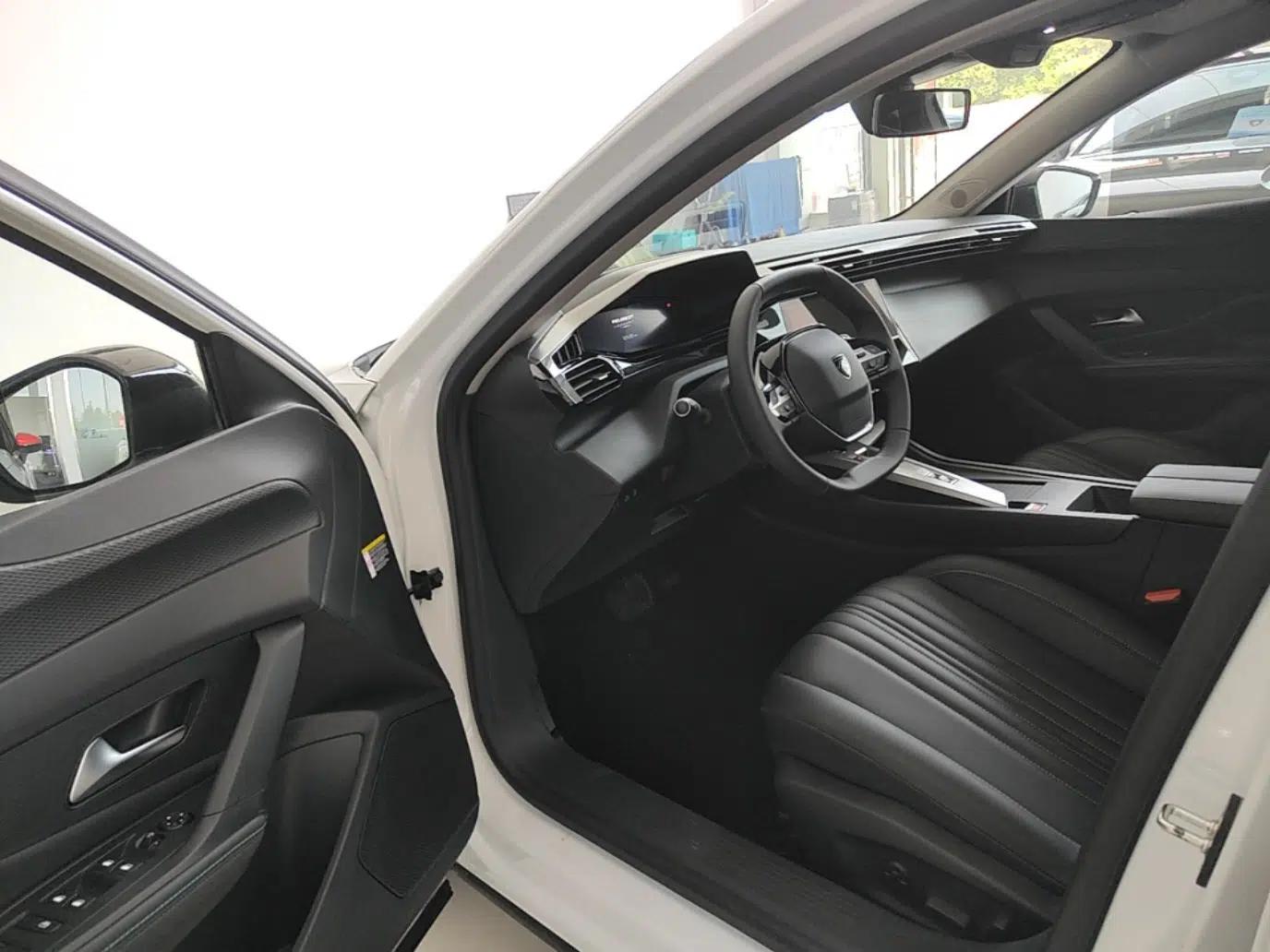 Peugeot 408X 2023 Charm Version — миниатюра 19