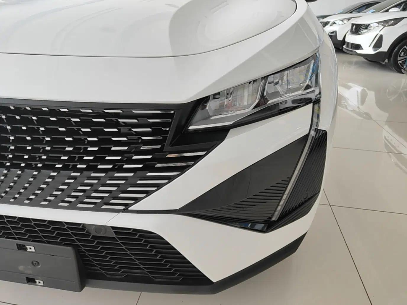 Peugeot 408X 2023 Charm Version — миниатюра 9