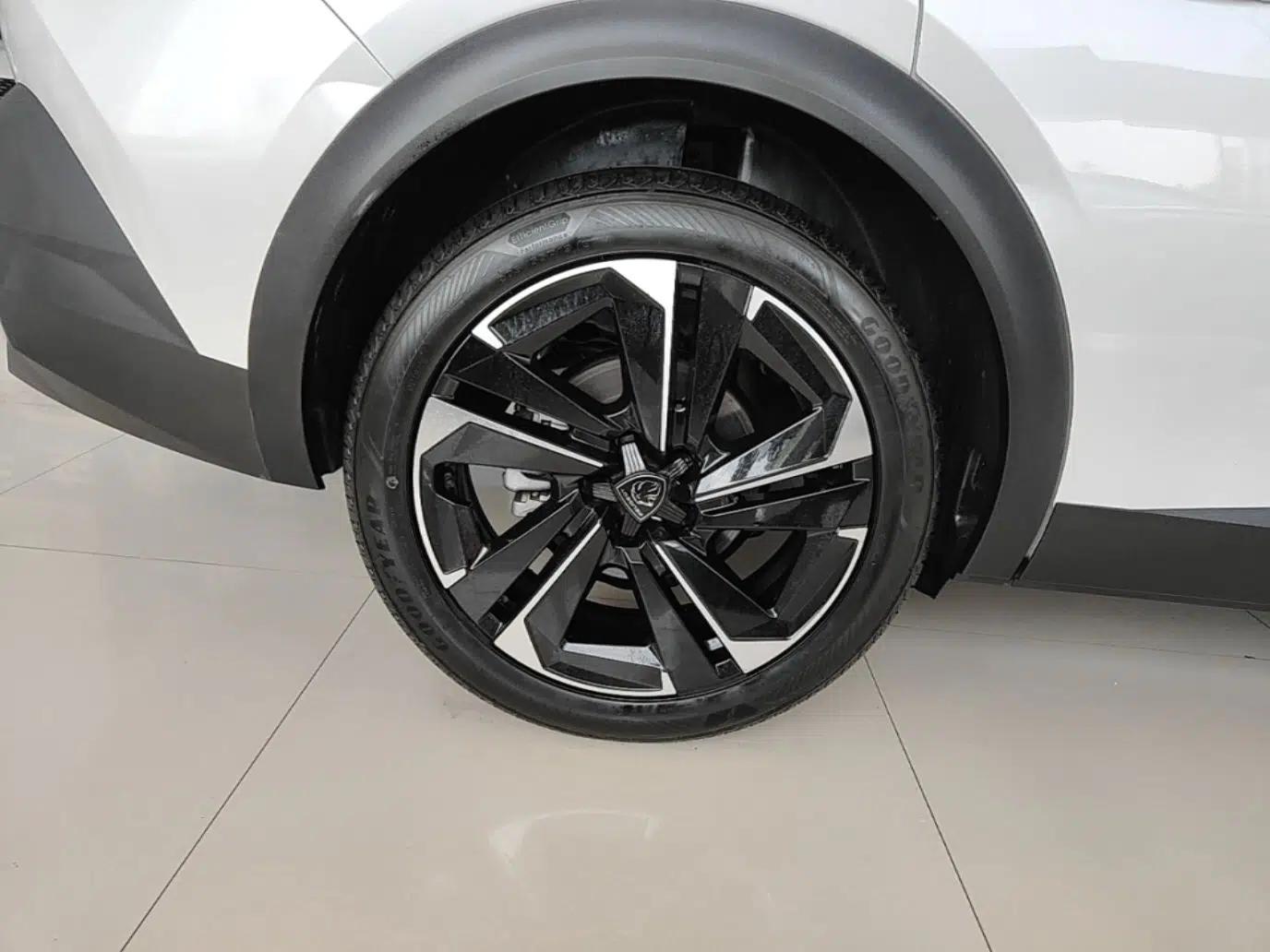 Peugeot 408X 2023 Charm Version — миниатюра 10