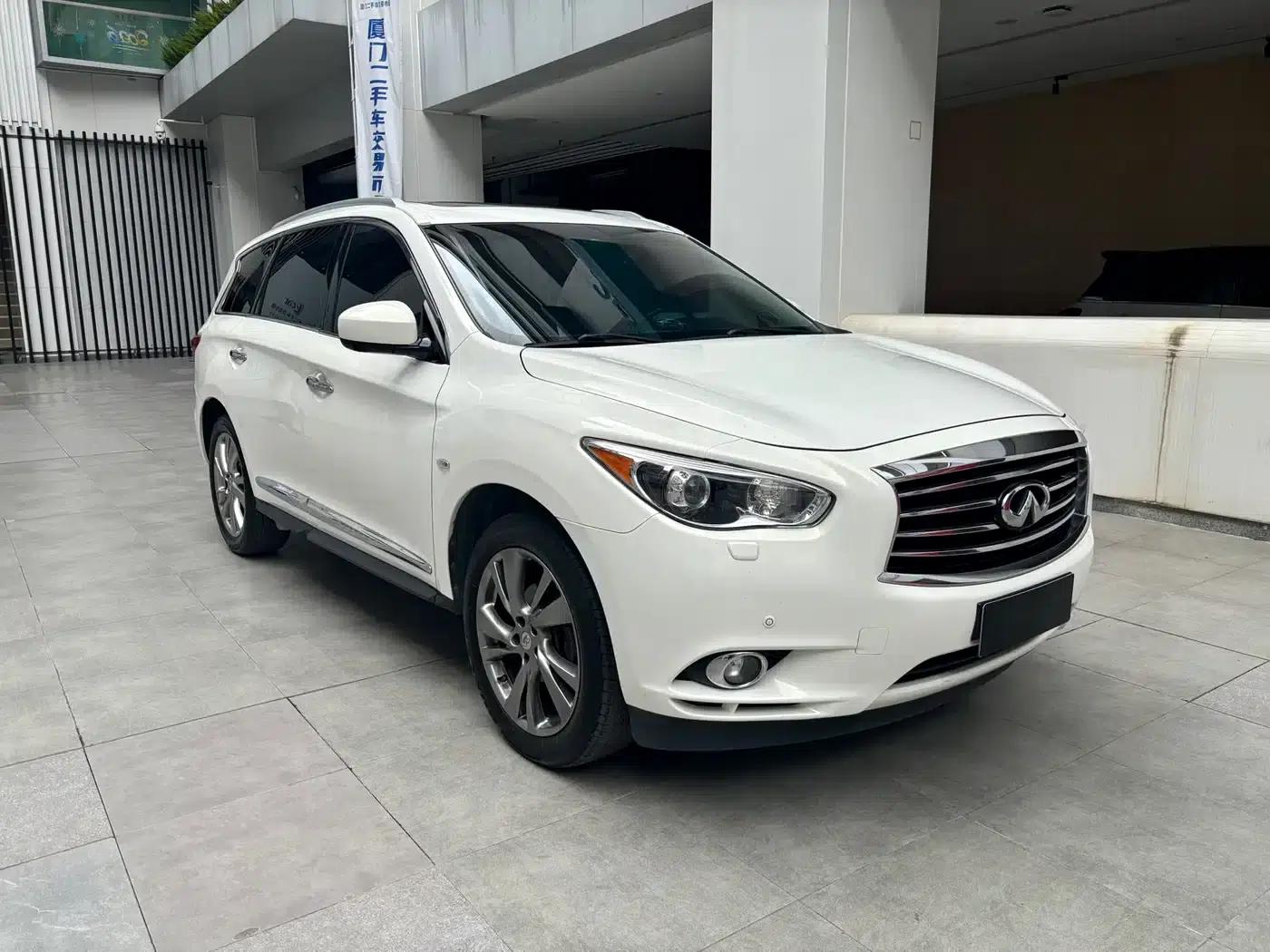 Infiniti JX 2013 JX35 2WD Excellence Edition — миниатюра 3