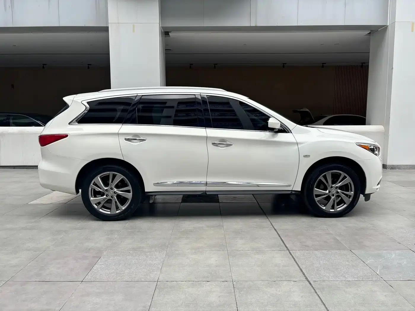 Infiniti JX 2013 JX35 2WD Excellence Edition — миниатюра 4
