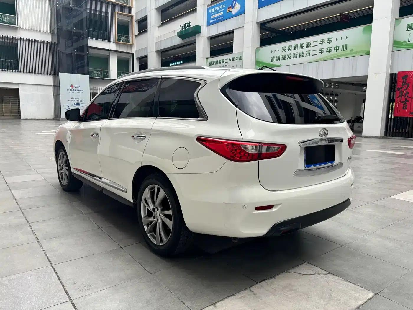 Infiniti JX 2013 JX35 2WD Excellence Edition — миниатюра 7