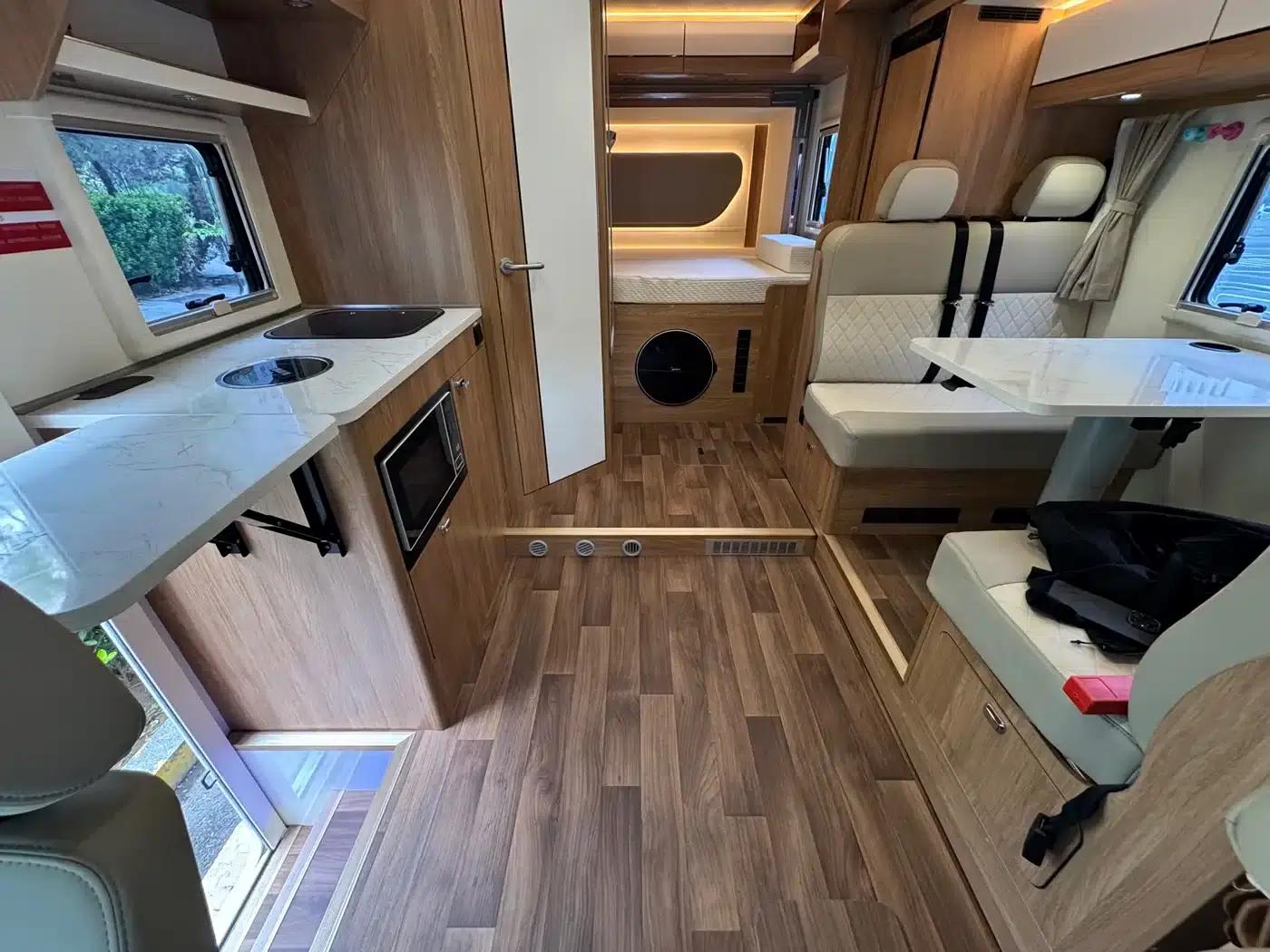 Iveco Daily Longcui No. 6 Double-Extension Motorhome, 2025 Model, 3.0L Automatic — миниатюра 13