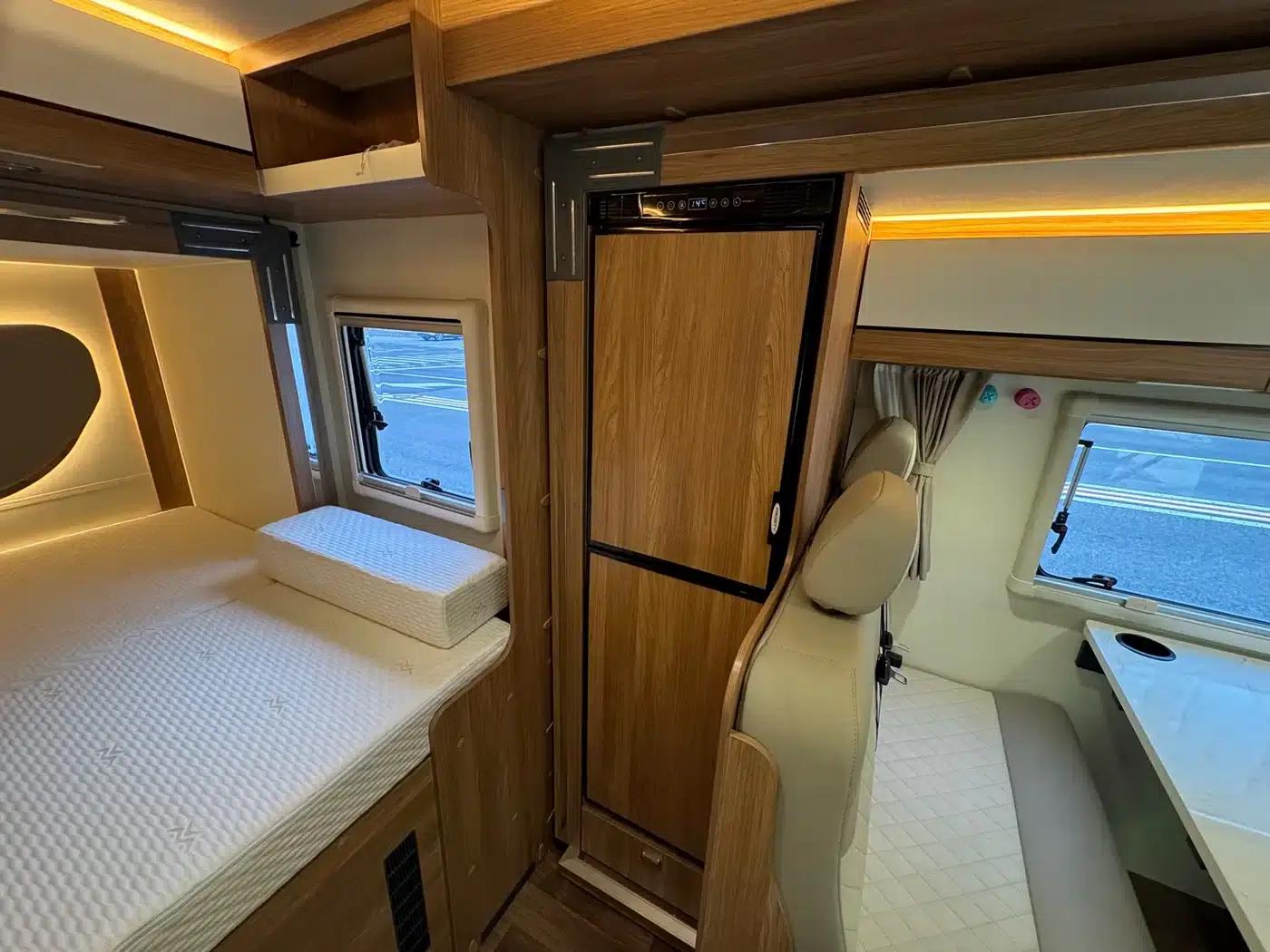 Iveco Daily Longcui No. 6 Double-Extension Motorhome, 2025 Model, 3.0L Automatic — миниатюра 21