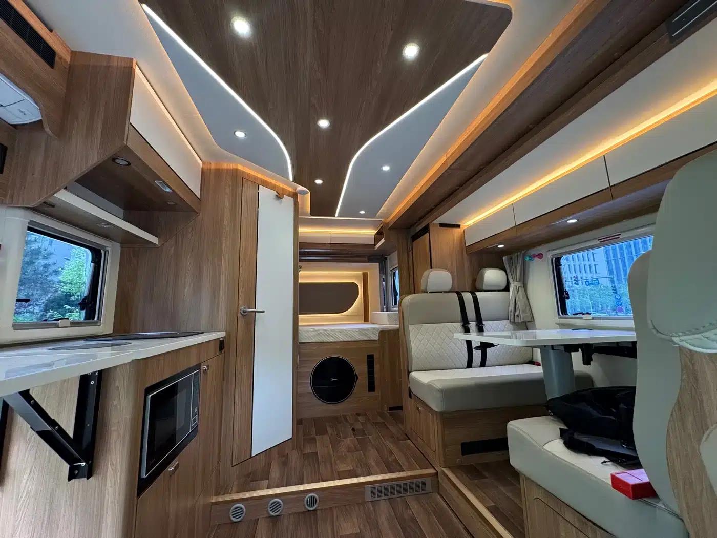 Iveco Daily Longcui No. 6 Double-Extension Motorhome, 2025 Model, 3.0L Automatic — миниатюра 24