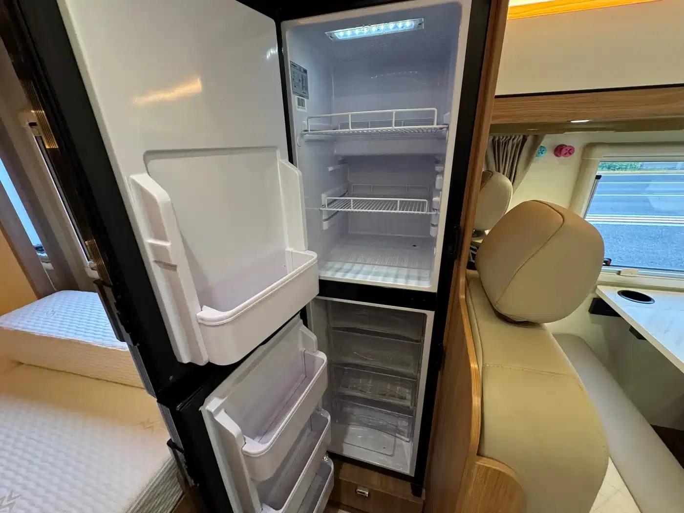 Iveco Daily Longcui No. 6 Double-Extension Motorhome, 2025 Model, 3.0L Automatic — миниатюра 26