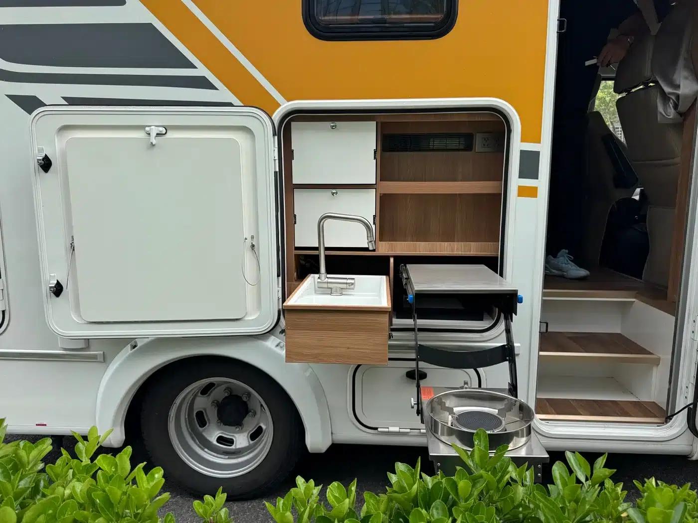 Iveco Daily Longcui No. 6 Double-Extension Motorhome, 2025 Model, 3.0L Automatic — миниатюра 28
