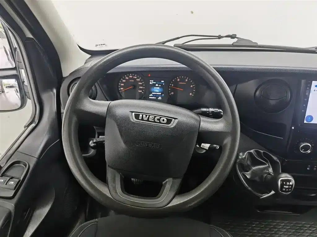 Iveco Daily 2021 2.0T Manual Short Wheelbase Low Roof Side Sliding Door F1A — миниатюра 11
