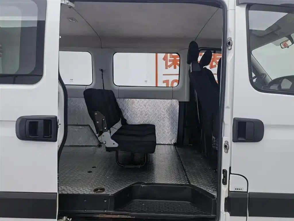 Iveco Daily 2021 2.0T Manual Short Wheelbase Low Roof Side Sliding Door F1A — миниатюра 15